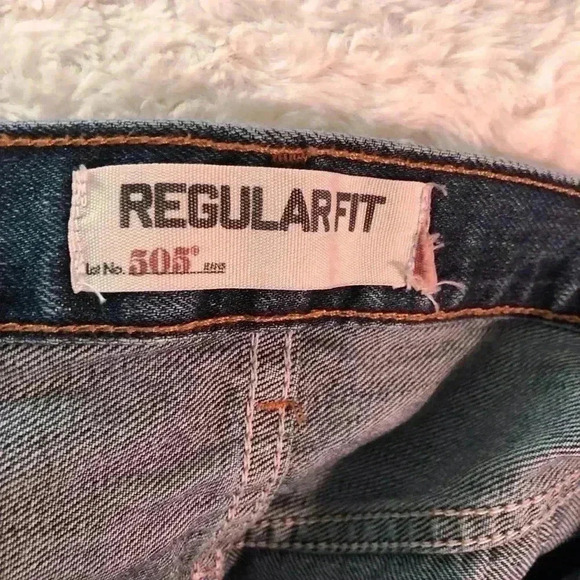 Vintage Levi’s 505 Mens 40x30 Medium Wash Blue Jeans Bootcut flaws on leg, tags - Picture 5 of 7